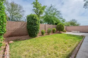 15902 W Hearn Rd, Surprise, AZ 85379 - Photo 23