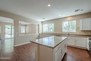 15902 W Hearn Rd, Surprise, AZ 85379 - Photo 7