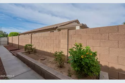 15902 W Hearn Road, Surprise, AZ 85379 - Photo 65