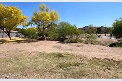 9007 N 11th Street #35, Phoenix, AZ 85020 - Photo 1