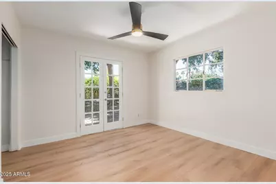 3526 E Cheery Lynn Road, Phoenix, AZ 85018 - Photo 17