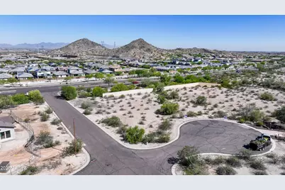 9071 S Krista Drive E #1, Goodyear, AZ 85338 - Photo 3