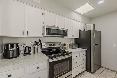 9814 W Long Hills Drive, Sun City, AZ 85351 - Photo 9