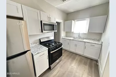 2032 W Adams Street #Unit 2, Phoenix, AZ 85009 - Photo 1