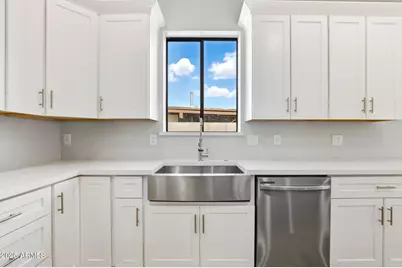 415 S Robert Road S, Tempe, AZ 85281 - Photo 11