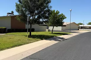 13822 N Silverbell Dr, Sun City, AZ 85351 - Photo 3