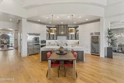 2 Biltmore Estate #313, Phoenix, AZ 85016 - Photo 9