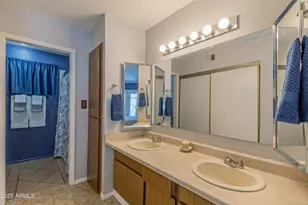 2033 E Hillery Dr, Phoenix, AZ 85022 - Photo 7