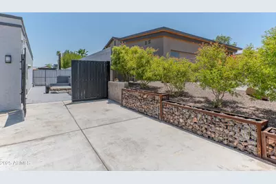 2033 E Hillery Drive, Phoenix, AZ 85022 - Photo 19