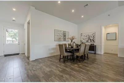 3834 E Clarendon Avenue, Phoenix, AZ 85018 - Photo 9