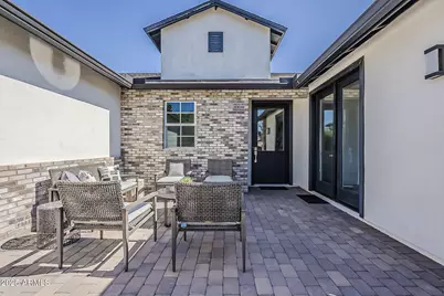 3834 E Clarendon Avenue, Phoenix, AZ 85018 - Photo 5