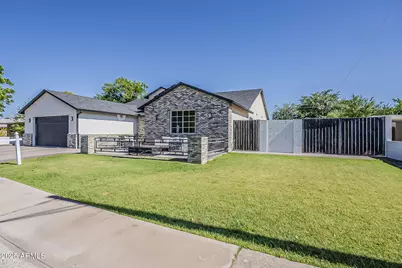 3834 E Clarendon Avenue, Phoenix, AZ 85018 - Photo 3