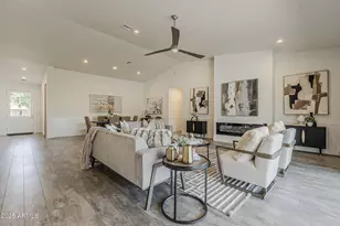 3834 E Clarendon Ave, Phoenix, AZ 85018 - Photo 17