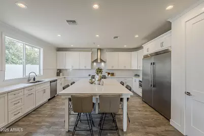 3834 E Clarendon Avenue, Phoenix, AZ 85018 - Photo 19