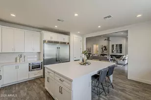 3834 E Clarendon Ave, Phoenix, AZ 85018 - Photo 1