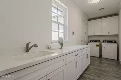 3834 E Clarendon Avenue, Phoenix, AZ 85018 - Photo 49