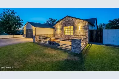 3834 E Clarendon Avenue, Phoenix, AZ 85018 - Photo 3