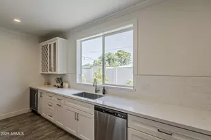 3834 E Clarendon Ave, Phoenix, AZ 85018 - Photo 17