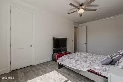 3834 E Clarendon Avenue, Phoenix, AZ 85018 - Photo 41