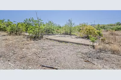 5621 S Maple Leaf Street #20604007Q, Miami, AZ 85539 - Photo 9