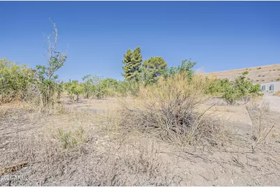 5621 S Maple Leaf Street #20604007Q, Miami, AZ 85539 - Photo 17