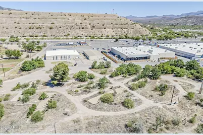 5621 S Maple Leaf Street #20604007Q, Miami, AZ 85539 - Photo 3