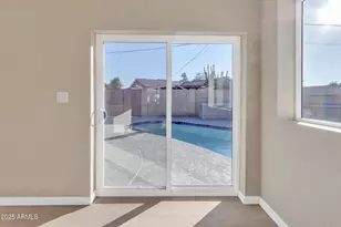 7607 N 42nd Ln, Phoenix, AZ 85051 - Photo 9