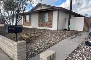 5220 W Mauna Loa Ln, Glendale, AZ 85306 - Photo 1