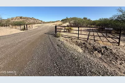 650 W Bralliar Road #-, Wickenburg, AZ 85390 - Photo 9
