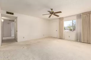 11627 S Iroquois Dr, Phoenix, AZ 85044 - Photo 9