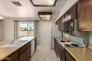 11627 S Iroquois Dr, Phoenix, AZ 85044 - Photo 13