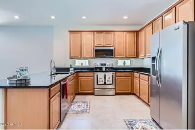 7614 W Fetlock Trail, Peoria, AZ 85383 - Photo 11