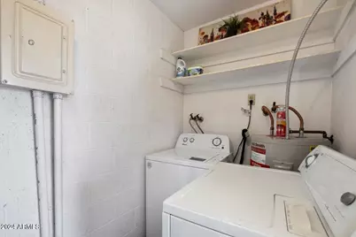 811 E Eugie Avenue, Phoenix, AZ 85022 - Photo 23