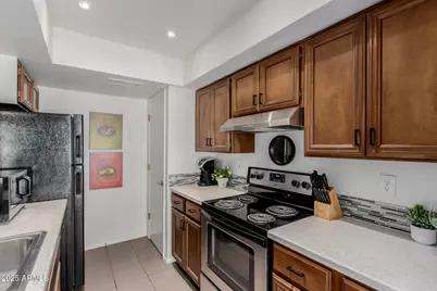 811 E Eugie Avenue, Phoenix, AZ 85022 - Photo 17