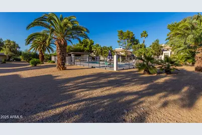 811 E Eugie Avenue, Phoenix, AZ 85022 - Photo 31