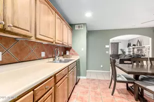 2064 W 2nd St, Mesa, AZ 85201 - Photo 9