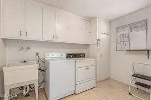 10724 W Cheryl Dr, Sun City, AZ 85351 - Photo 37