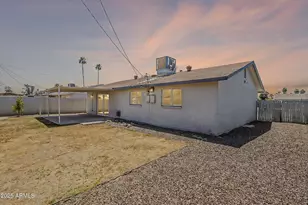 3017 N 46th Dr, Phoenix, AZ 85031 - Photo 15