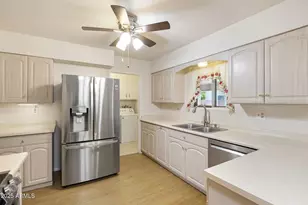 10222 N 105th Dr, Sun City, AZ 85351 - Photo 9