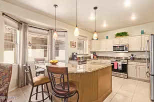 17651 N Coconino Dr, Surprise, AZ 85374 - Photo 9