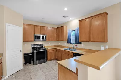 2519 W Burgess Lane, Phoenix, AZ 85041 - Photo 11