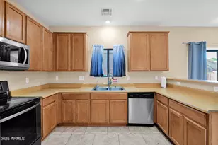 2519 W Burgess Ln, Phoenix, AZ 85041 - Photo 13