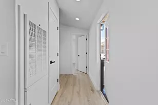 1123 W Summerside Rd, Phoenix, AZ 85041 - Photo 9