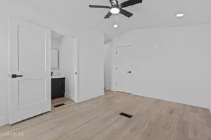 1123 W Summerside Rd, Phoenix, AZ 85041 - Photo 17