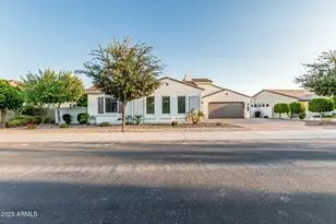 1725 E Everglade Ln, Gilbert, AZ 85298 - Photo 13