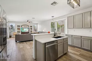 16639 W Saguaro Ln, Surprise, AZ 85388 - Photo 17