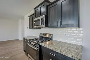 8518 S 8th Ln, Phoenix, AZ 85041 - Photo 9