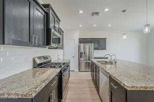 8518 S 8th Ln, Phoenix, AZ 85041 - Photo 3