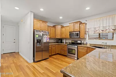 13 E Foothill Drive, Phoenix, AZ 85020 - Photo 11