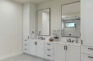 9801 N 53rd Pl, Paradise Valley, AZ 85253 - Photo 15